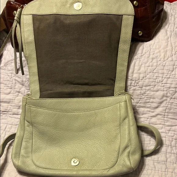 Elizabeth and James Elegant Cream Leather Handbag - Picture 2 of 10